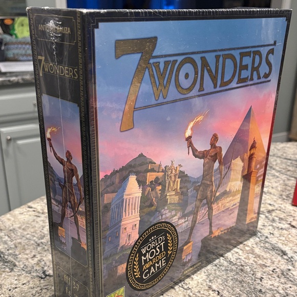 NEW!! 7 Wonders Board Game - Picture 3 of 4